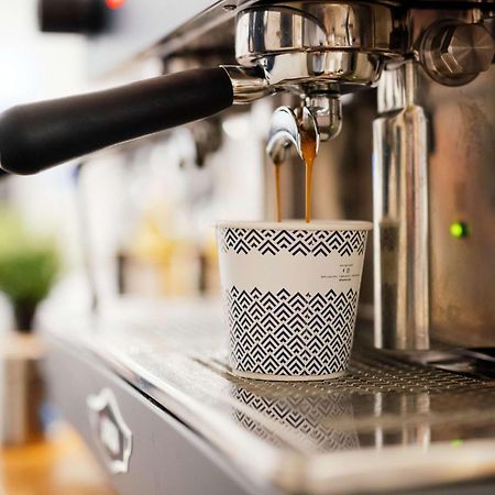 Hotel Pullman Brisbane Airport Exterior foto Espresso machine