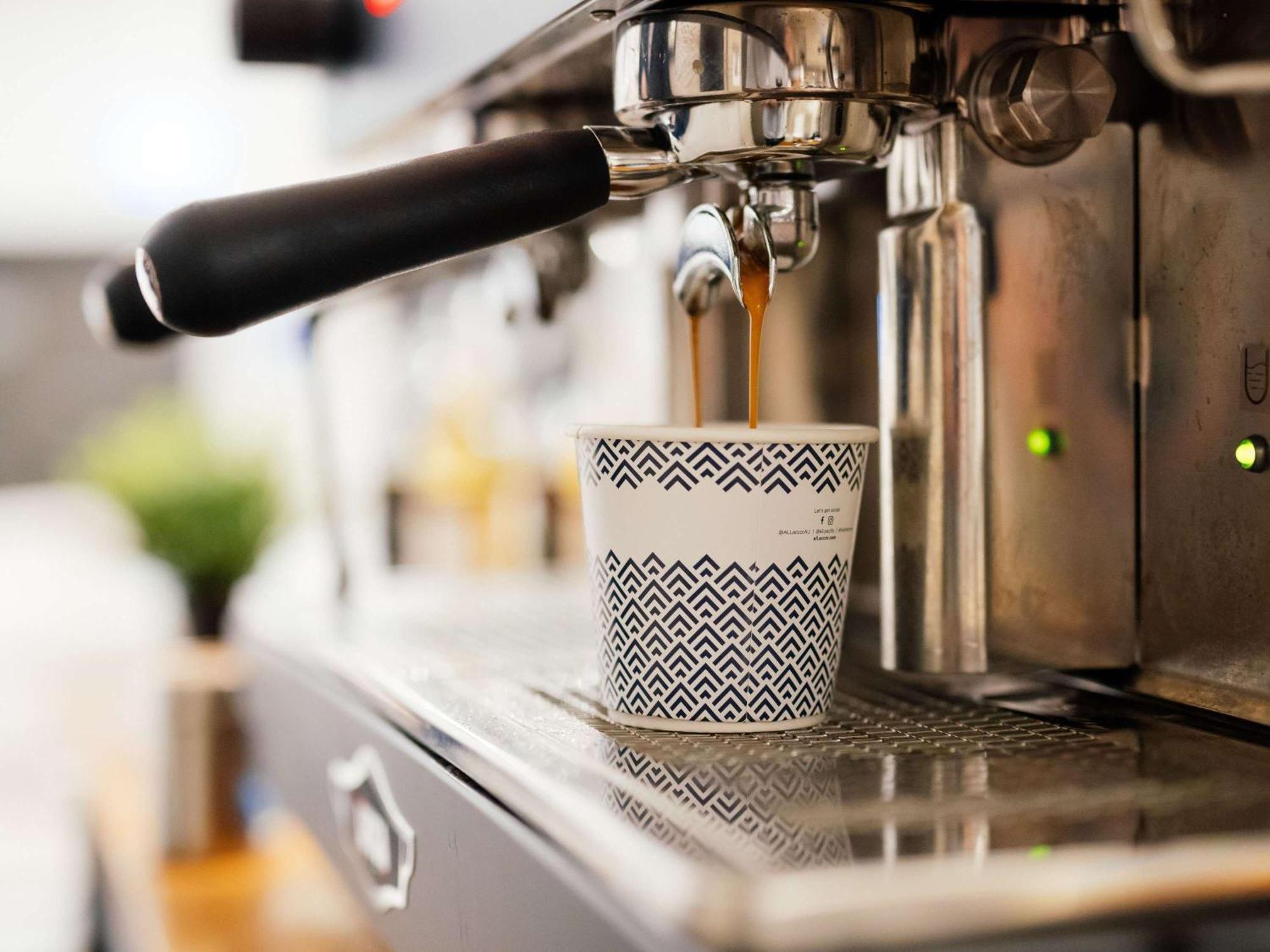 Hotel Pullman Brisbane Airport Exterior foto Espresso machine