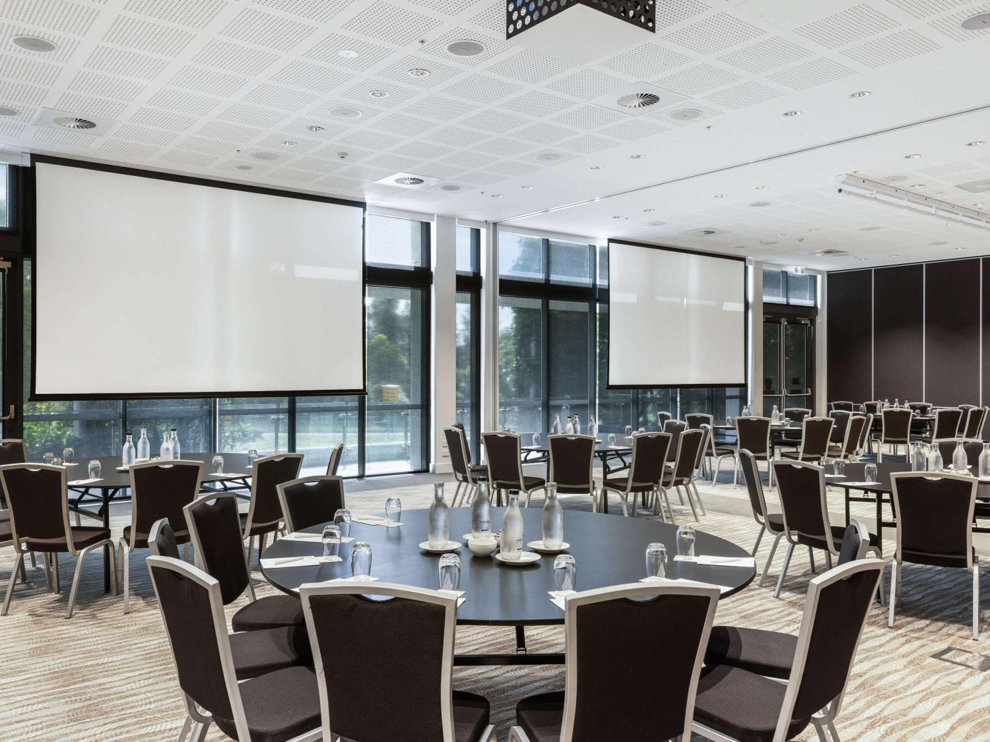 Hotel Pullman Brisbane Airport Exterior foto The Auditorium