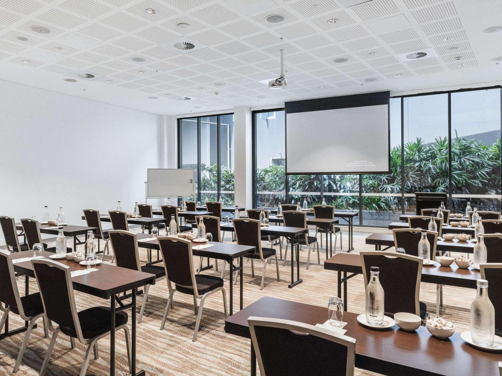 Hotel Pullman Brisbane Airport Exterior foto Meeting room