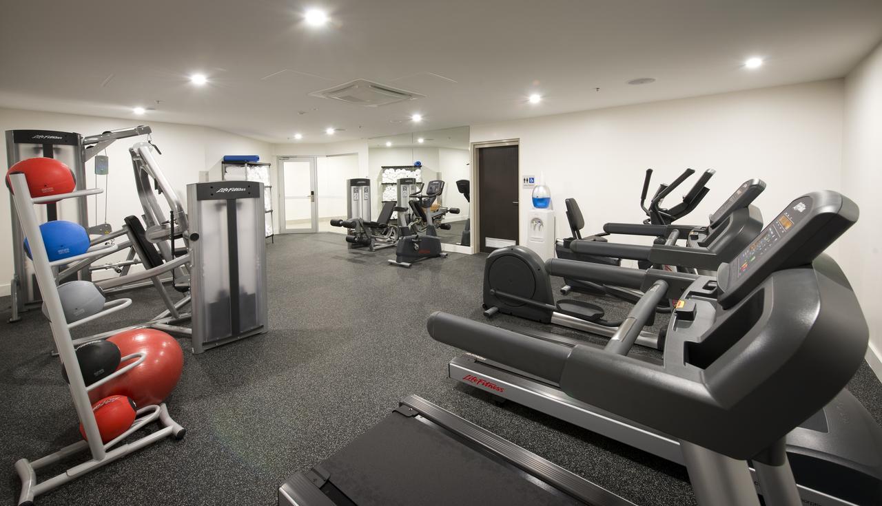 Hotel Pullman Brisbane Airport Exterior foto The gym at the hotel