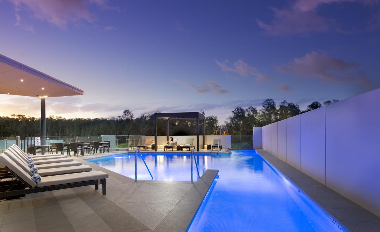 Hotel Pullman Brisbane Airport Exterior foto The pool at the home of Australian cricket player Glenn McGrath